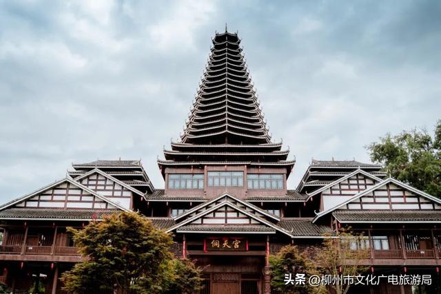 躲进三江的山水里，是治疗精神内耗的顶级解药