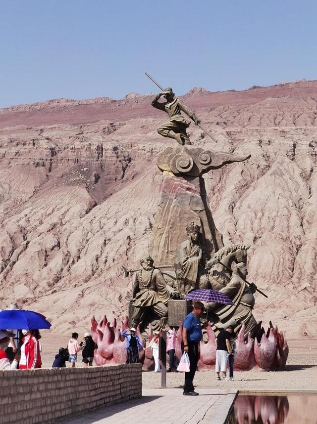 游新疆中国热极火焰山