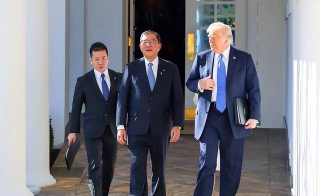 特朗普扛不住了，焦急发帖向中国交底，希望我们不计前嫌帮他一把