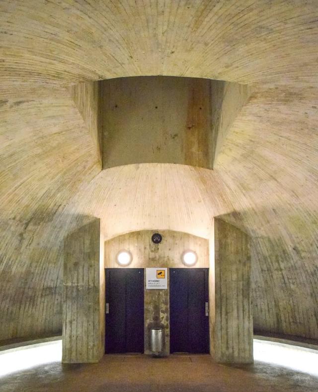 岩石缝隙中的现代回响:加尔费蒂与贝林佐纳大城堡的重生