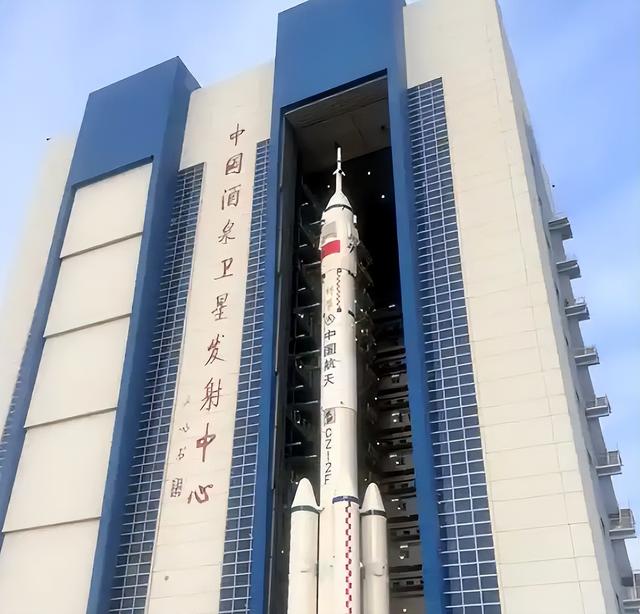 封神！“神舟21”3.5小时直达太空、400公里对接精准到毫米