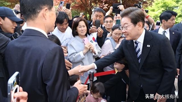 李在明果然不简单，被特朗普要求限制中国后，向美国要战时指挥权