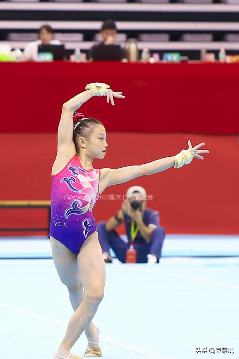 年仅15岁！独揽5金2银惊艳全运赛场，中国又一天才美少女横空出世