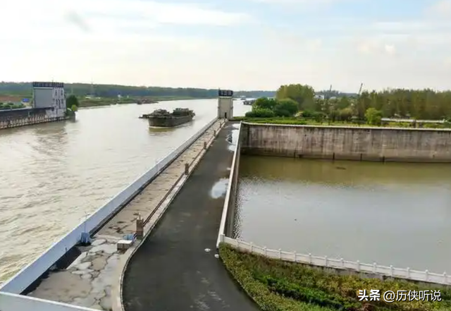 中国又开始“反人类”操作！在河上架一条河的立交河，你见过吗？
