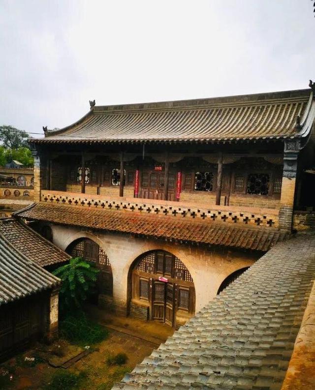 李家山 潜藏在黄土高原深处的布达拉宫