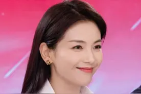 刘涛老公王珂携儿女逛街，15岁儿子浓颜超帅，网友：姐弟俩都好高图片