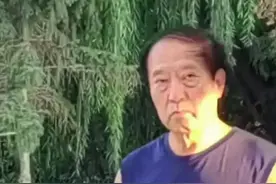 牛群：当红时抛下冯巩当官，半生折腾家产尽失，退休后说不后悔！图片