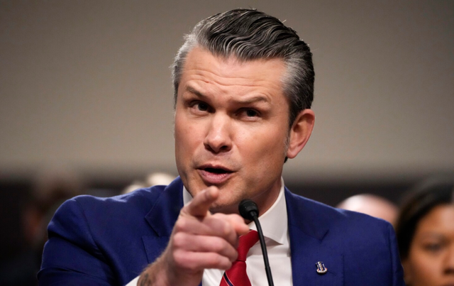 美国本土，洲际导弹划破夜空	，特朗普搞“核讹诈”不忘拉上中国