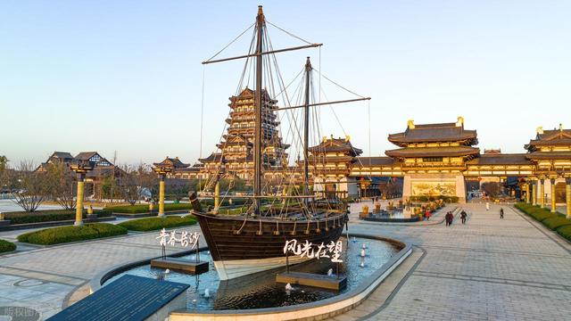 百亿“假古镇”沦为“空城”，谁在为这场资本狂欢买单？