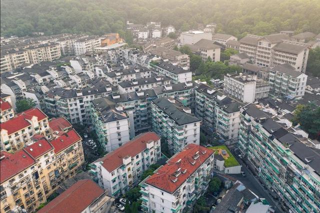 李嘉诚预言已应验？若无意外，2026年楼市或将面临3大转变