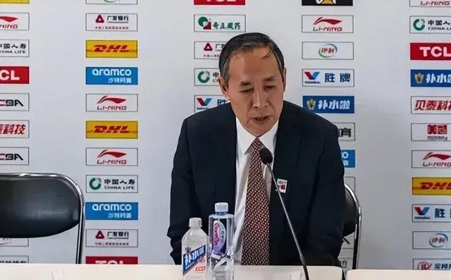 北京皇马输给天津鱼腩，顶薪球员得零分，许利民是该考虑休息了！