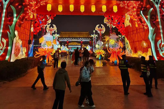 商场变4A景区引争议，年轻人，比起牌照，我更在乎能不能发朋友圈