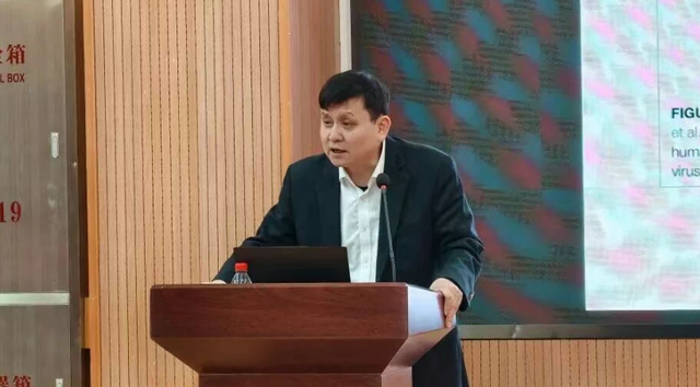 印度暴发疫情详情披露：护士或误饮蝙蝠污染的椰枣汁	，传染同事，均现高烧和呼吸困难！张文宏发声→