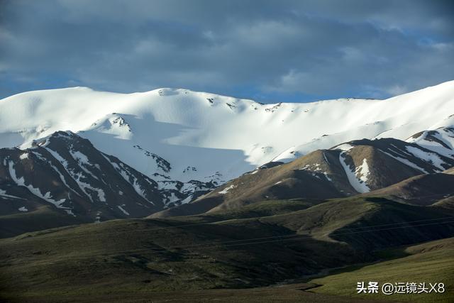 可可西里自然保护区绵延的雪山
