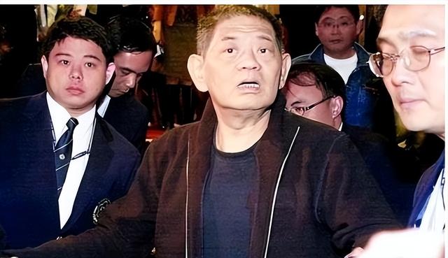 黄任中：每年花20亿泡妞，一张床睡十人，去世后留给儿子26亿巨债