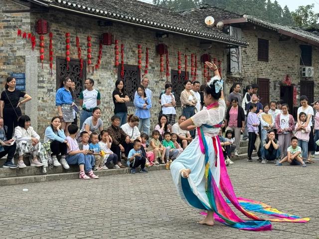 咔嚓！在岳阳，跟全国人民来张“全家福”！
