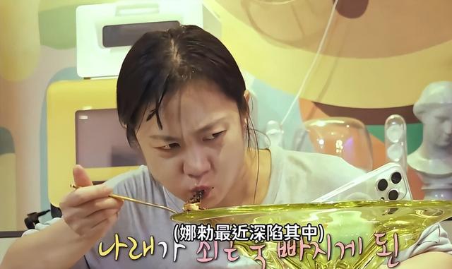 经纪人曝光37岁女星！与男子车上发生关系，脚踢司机椅背险酿车祸