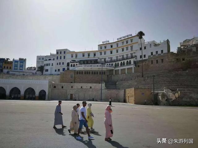 从西班牙公路到摩洛哥街头，一场跨越大陆的意外之旅