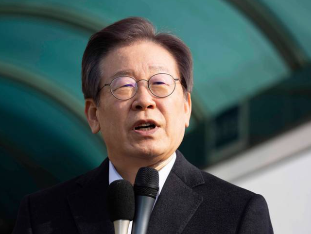 韩国爆发反华集会，李在明却不吭一声，中方直接一句话让韩方失算