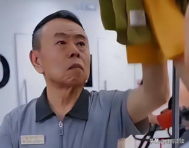 谁也没想到，被传4个老婆	，全家移民的潘长江，已走上另一条大道