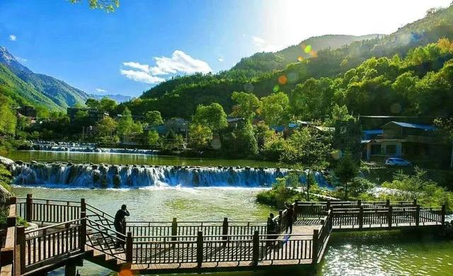 探秘宕昌：陇上仙境的自然奇观之旅