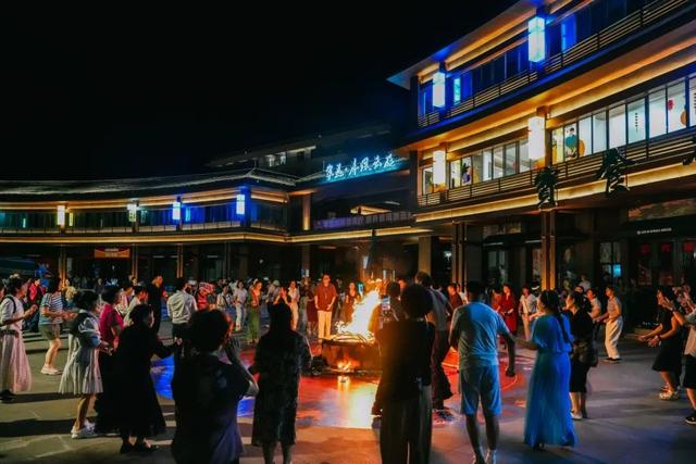 在思茅的23℃夏天里，这场嘉年华藏着旅居生活最暖的模样丨有一种叫云南的生活·旅居云南