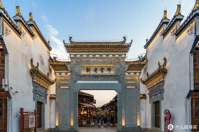 周末往返!100元实现买买买自由!这座“跨国吃货天堂“