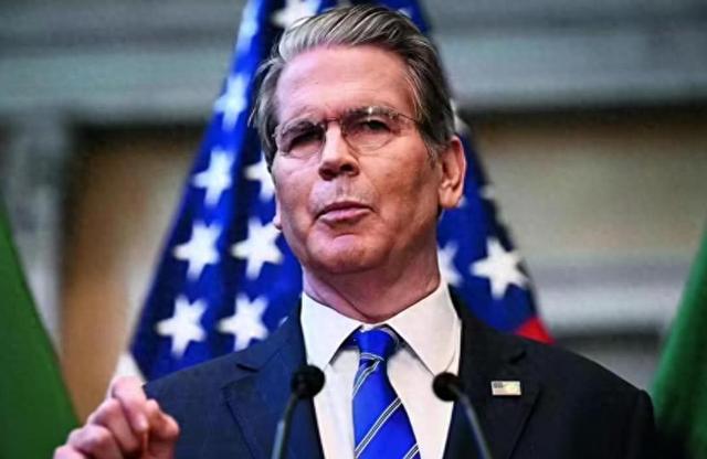 出大事了，美国第一块稀土磁铁诞生，贝森特欢呼雀跃：再不怕中国