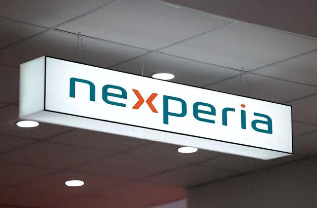 中美 “讲和” 后，荷兰成中国首个收拾对象！稀土新规重创阿斯麦，美国为何不愿帮忙？