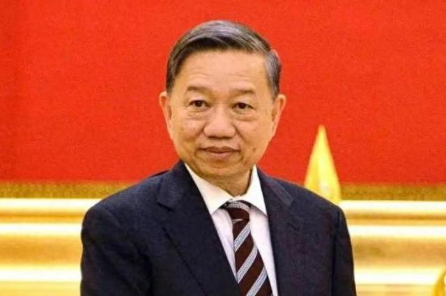 就在中国9·3阅兵前一天，一架运20落地越南，解放军将在24小时内往返中越，信号特殊