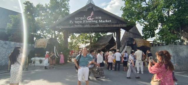 河上人家——《泰国散记》