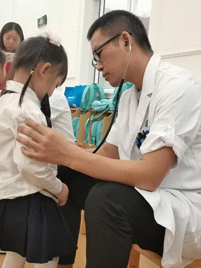 西南医科大学儿科学系、附院卫校与江阳区天骄幼儿园共建健康中心