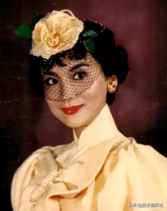 70年代，夏梦等人的罕见合影，她美得无可挑剔，堪称绝代佳人