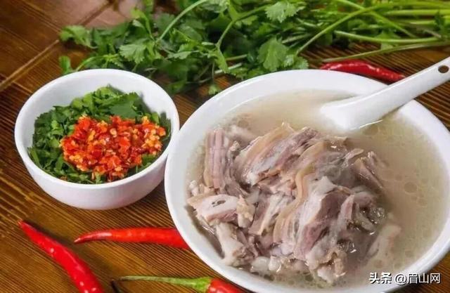 瓦屋山看雪、水街穿越、湖畔篝火……很难不爱眉山的元旦