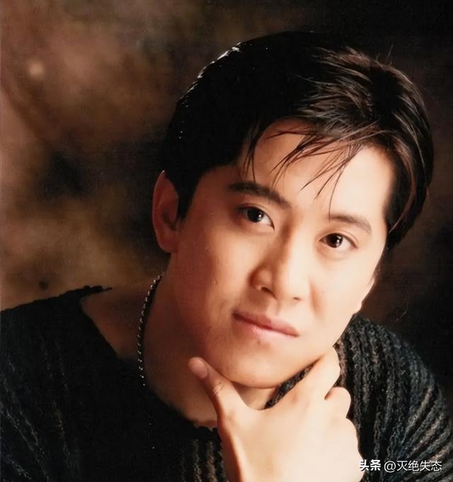 他8次上春晚，作死被捕入狱，今54岁无人问津，老搭档也断了联系