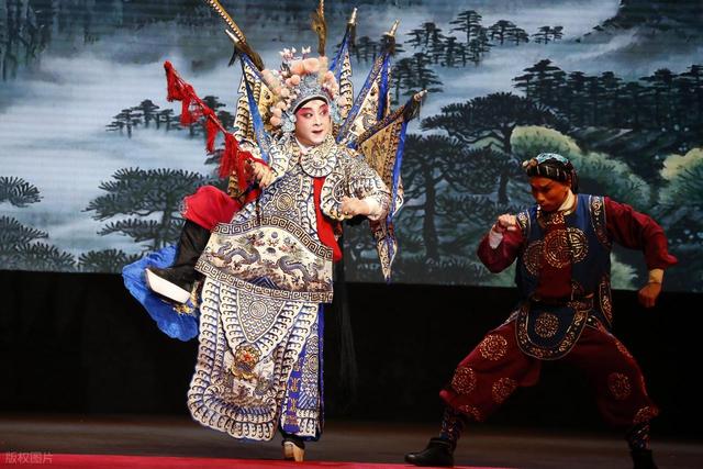 王羲之故居怎么在嵊州？这座小城用古镇、越剧和碳水给出了答案