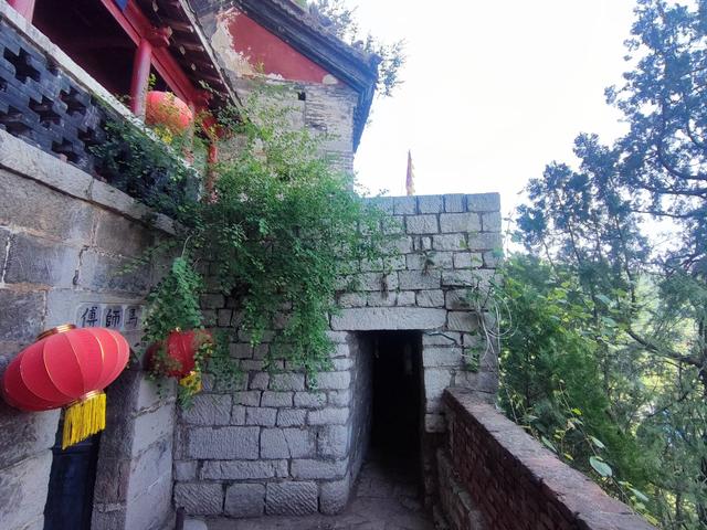 博山青龙山古建筑群，城寨结合，构思巧妙，不虚此行