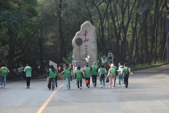国庆假期 千山景区引客来