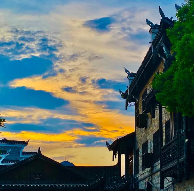 边城印象：一口吃三省 三地闻鸡鸣！