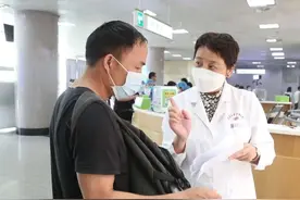 郑州男子查出肺癌晚期，医生斥责：这样“玩”，再好的肺也玩不起图片