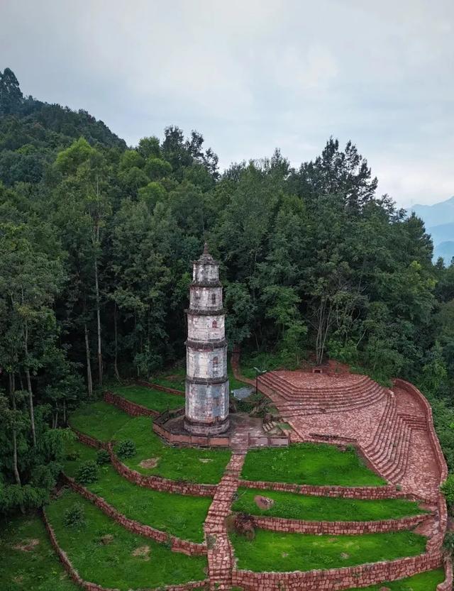 成都自驾一日游,千年古镇+国保石塔+多彩小镇,这冷门线路值得玩