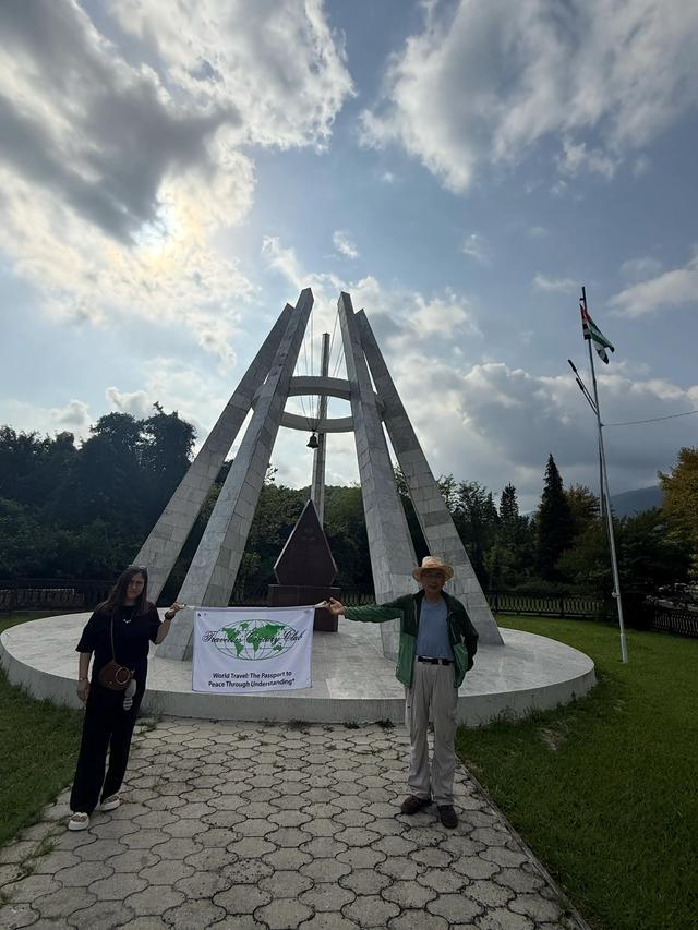 穿越未被承认的国度:阿布哈兹的静谧与历史回响