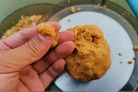 鱼不吃饵加点“药”？钓鲤鱼常用、好用的4种添加剂图片