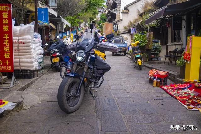 苍山南麓有条青石板路很有味道,中间的龙尾关是南诏军事要塞