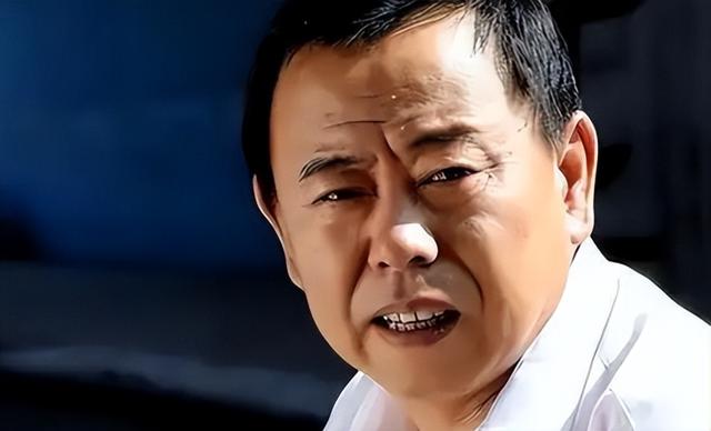 4个老婆，全家移民	，享受正师级待遇，潘长江身上哪个标签是真的