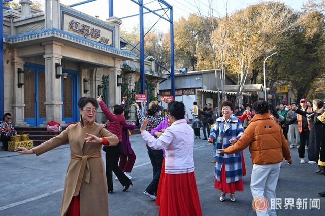 沉浸式打卡“红石榴”同款！这份乌鲁木齐Citywalk攻略，带你解锁剧中美食与烟火气