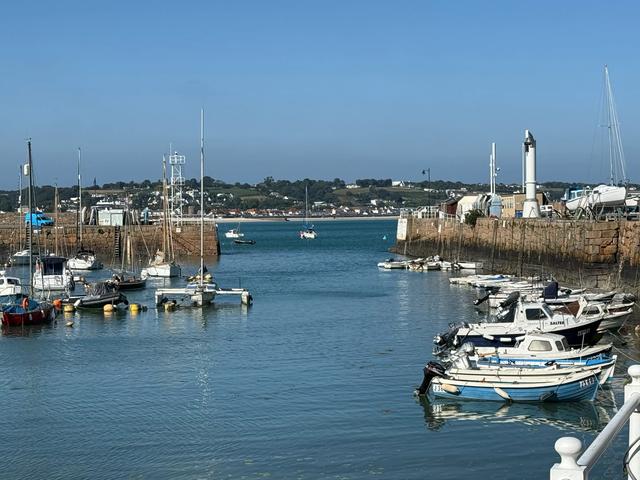 【走遍世界】登上英国三大皇家属地之一的泽西岛🇯🇪