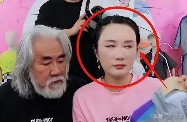 麻烦大了！张纪中再迎噩耗，老夫少妻弊端显露，不是年龄这么简单