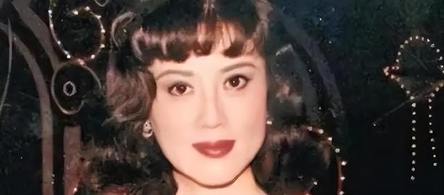 她是中国第一美妇，因为太美被克林顿接见	，为显年轻28年不近男色