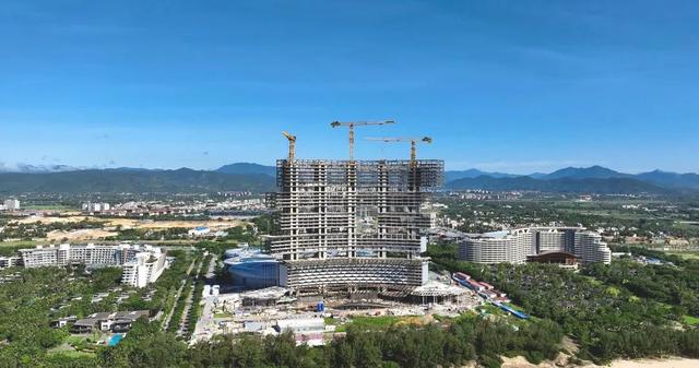 三亚新地标封顶！世界级的“悬空泳池”要火